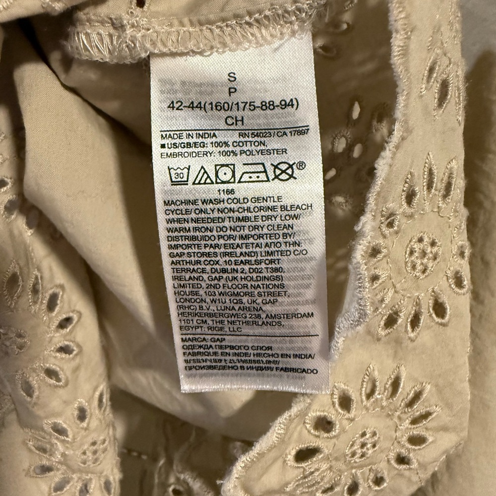 GAP Women's Beige Eyelet Blouse - Picture 4 of 4